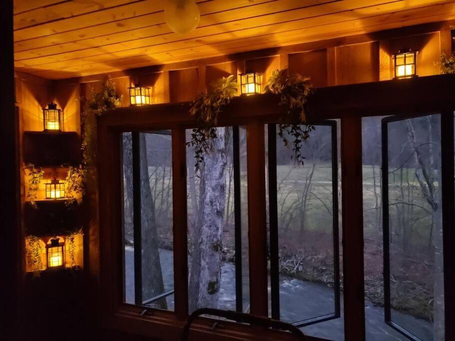 Вілла J.Creek Retreat, Creekside Townhouse +1 Car Garage Маґґі-Валлі Екстер'єр фото